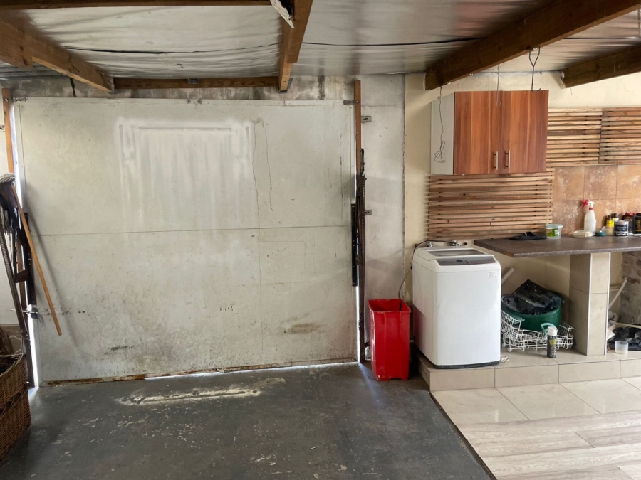  Bedroom Property for Sale in Eastridge Western Cape